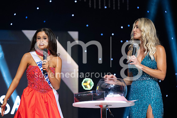 MissGAUSA2025-14569