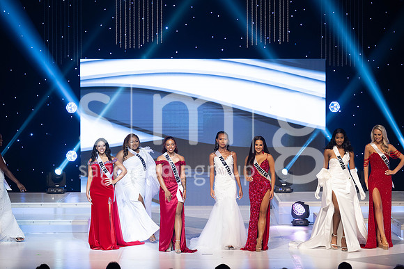 MissGAUSA2025-11881
