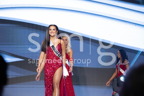 MissGAUSA2025-11860