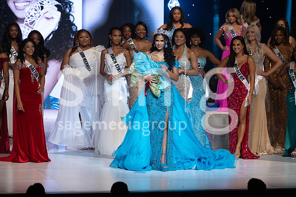MissGAUSA2025-15936